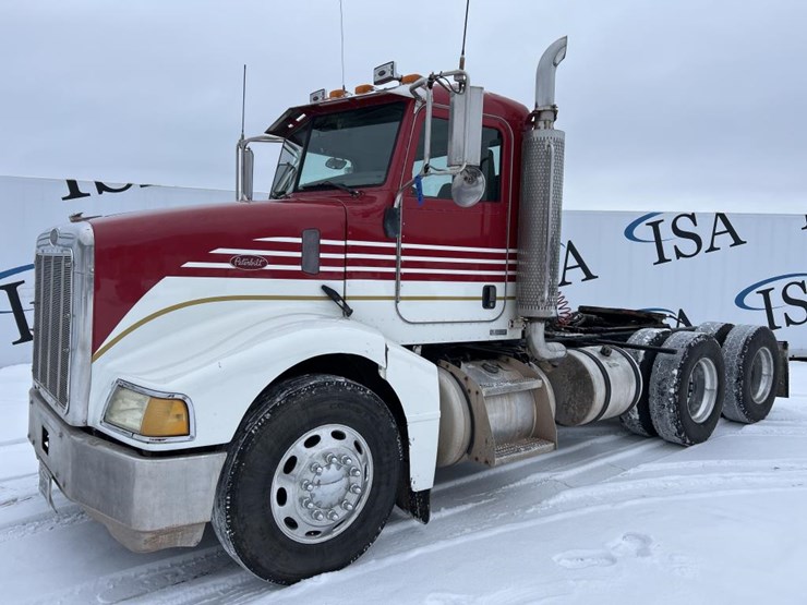 2007-peterbilt-385-image-1