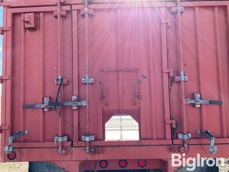 freightliner-fld120-image-11