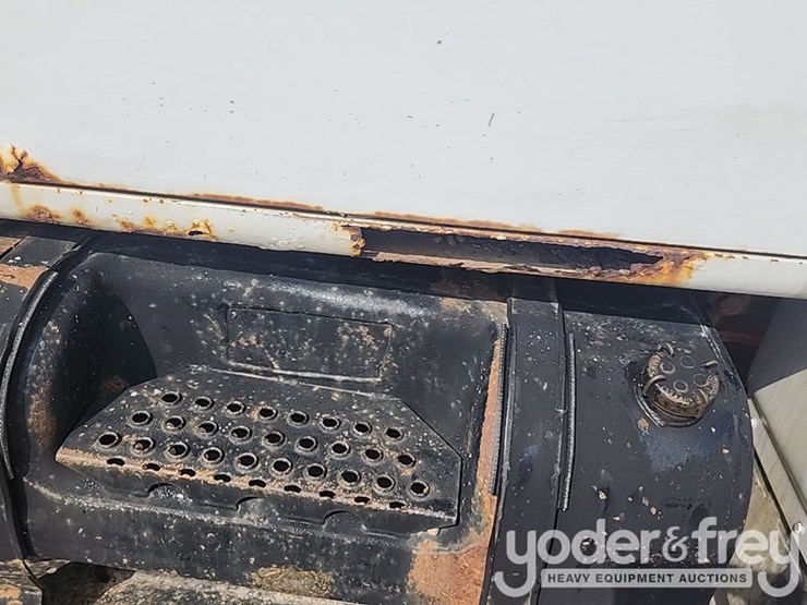 international-4700-image-15