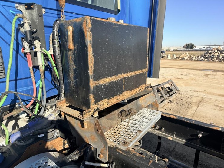 2017-international-prostar-image-10