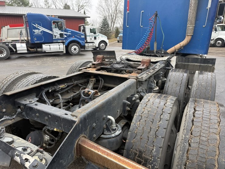 2003-kenworth-t800-image-37