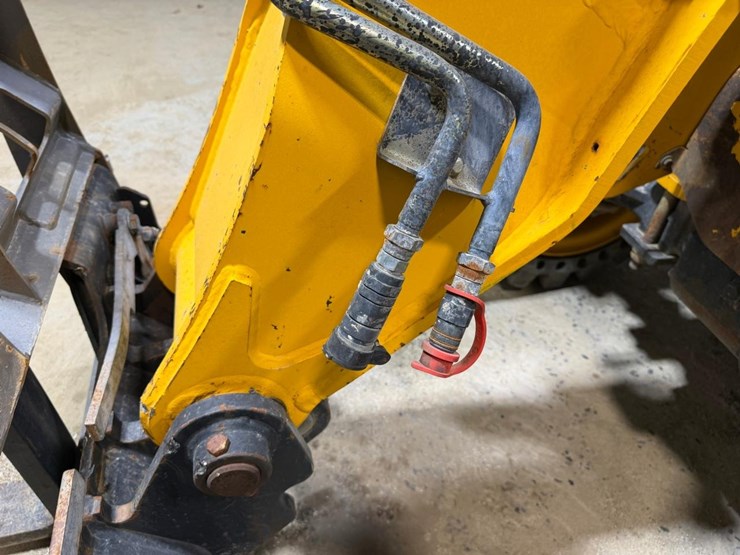 2015-jcb-525-image-11