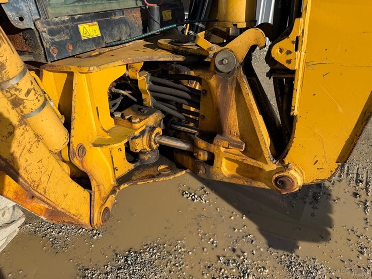 caterpillar-420d-image-18