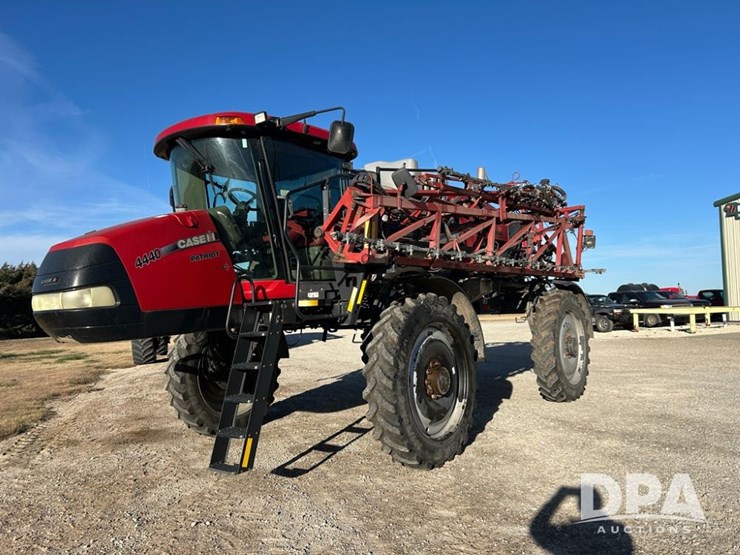 case-ih-patriot-4440-image-79