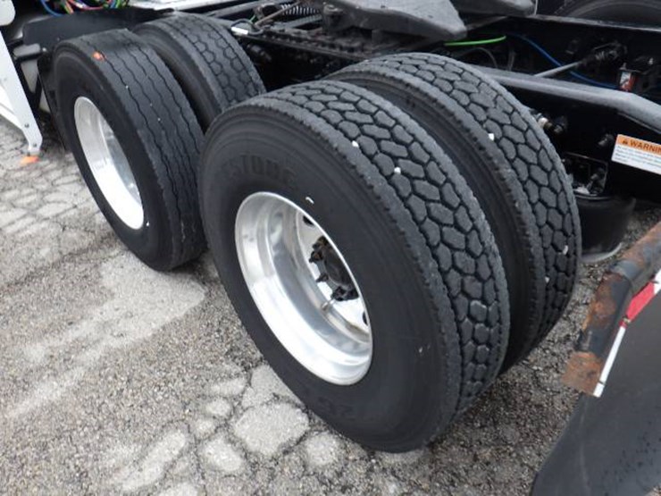 freightliner-cascadia-125-image-17