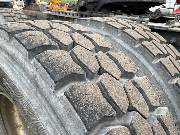 #1054-•-2015-international-tandem-axle-day-cab-semi-tractor-(has-wi-title)-image-18