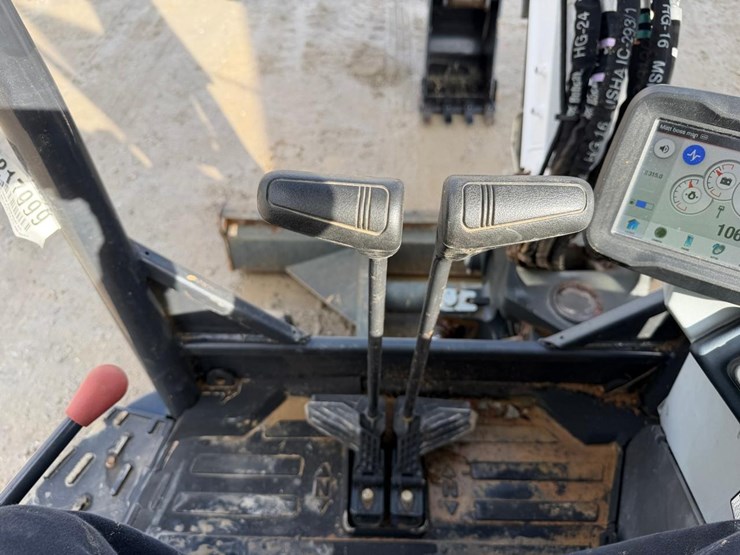 2022-bobcat-e42-image-31