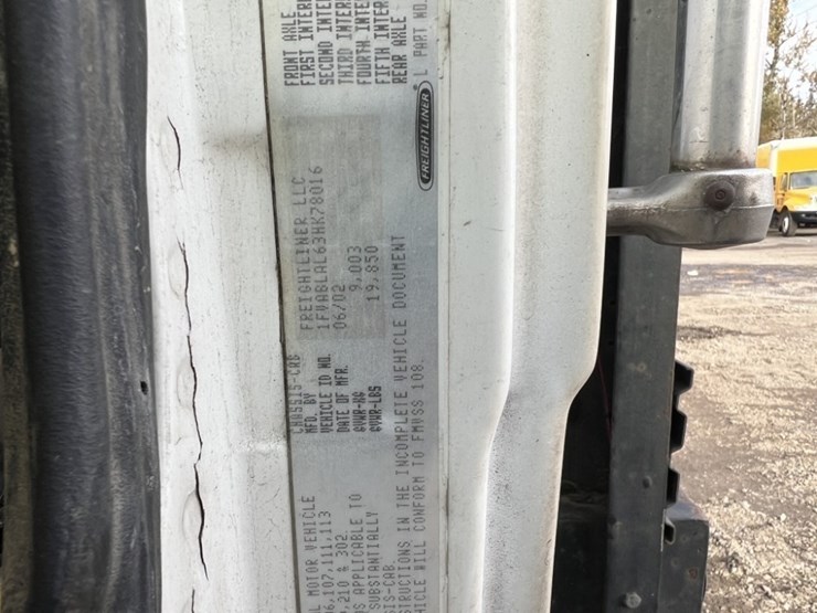 2003-freightliner-fl50-image-19