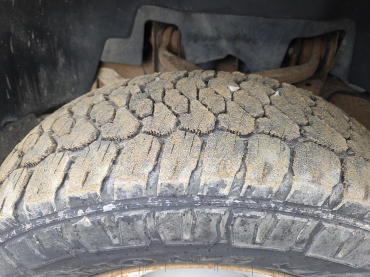 2011-gmc-2500-image-63