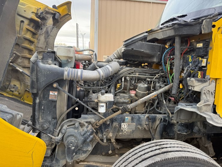 2019-kenworth-t880-image-19