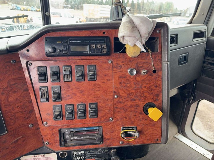 1996-international-5000-image-38