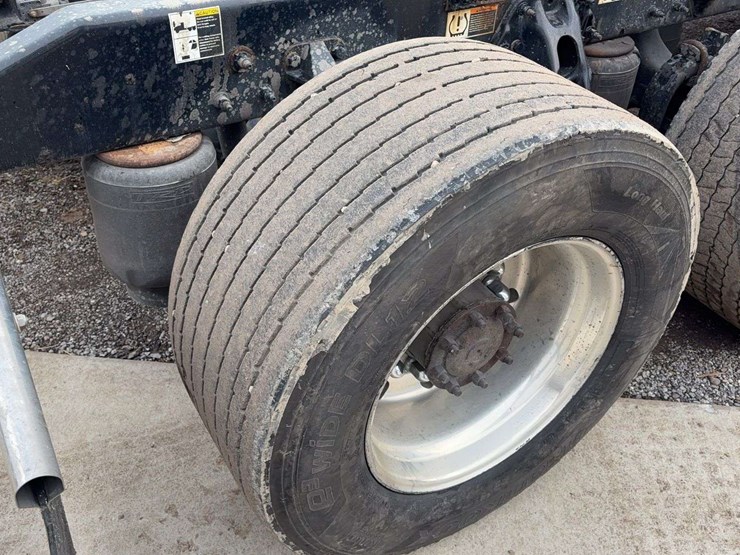 2018-peterbilt-579-image-7