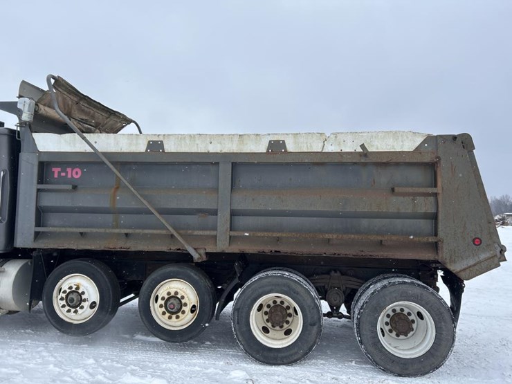 #1042-•-2000-volvo-quad-axle-dump-truck-image-22