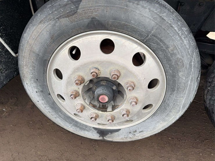 2010-kenworth-t800-image-13