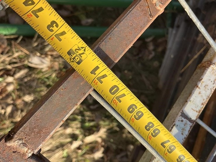 homemade-3-sided-sheep/goat-pens-image-4