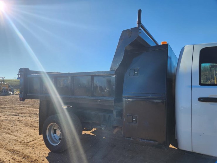 2007-chevrolet-3500-image-14