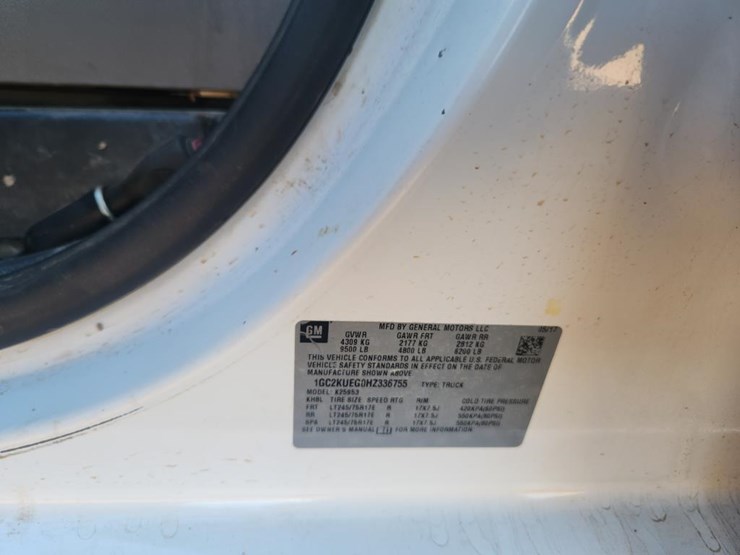 2017-chevrolet-2500-image-60