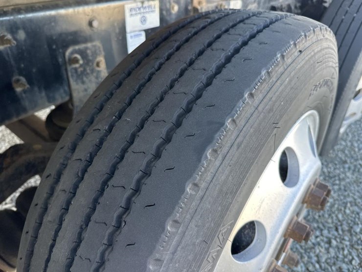 2017-international-hx615-image-59