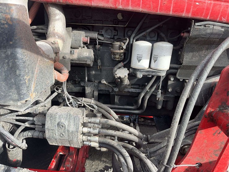 2005-massey-ferguson-6465-image-25