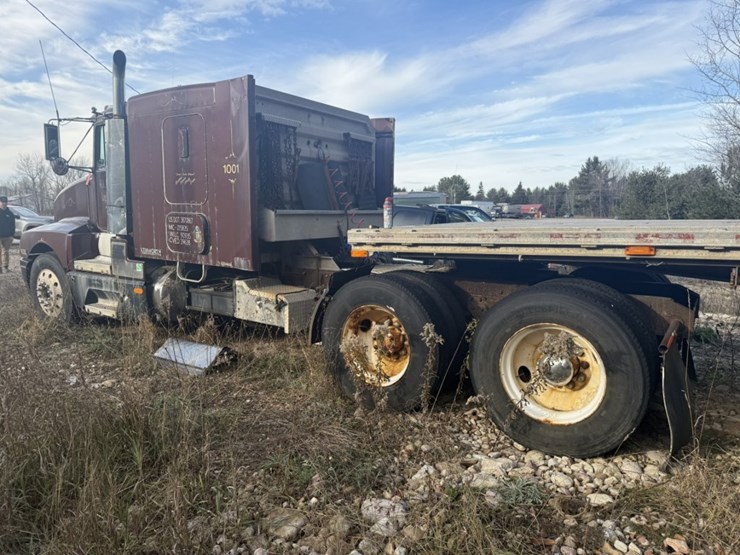 1989-kenworth-t600-image-3