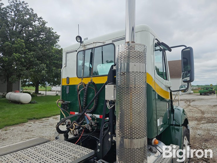 2009-freightliner-columbia-112-image-20