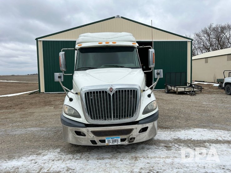 international-prostar-image-8