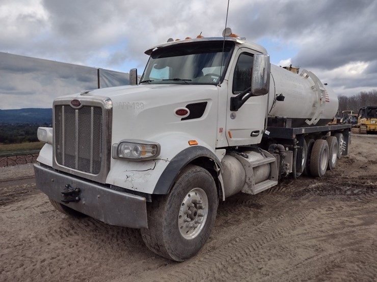 peterbilt-567-image-41