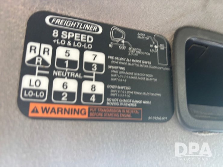 freightliner-114sd-image-38