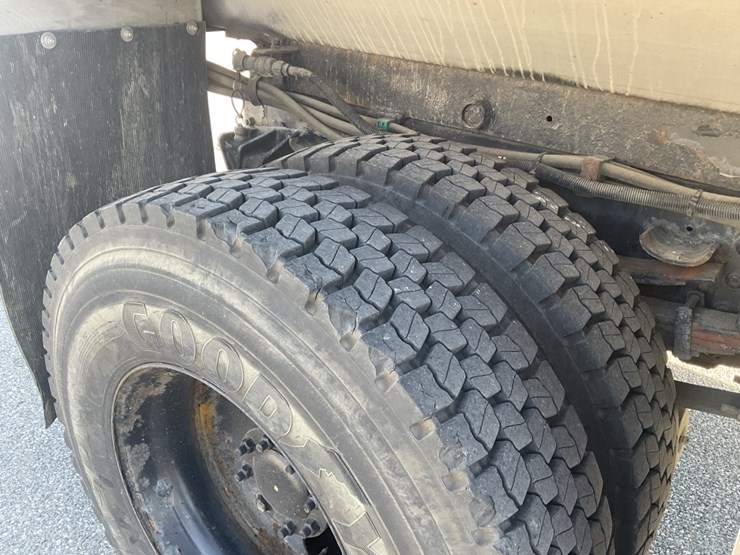 international-workstar-7600-image-7