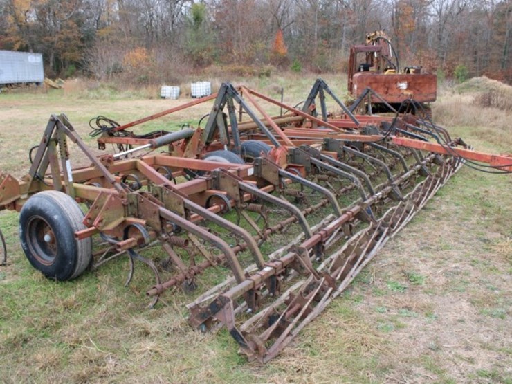 unverferth-mod-615-sn-930010-s-tine-cultivator-triple-baskets-rer-vac-unver-image-5