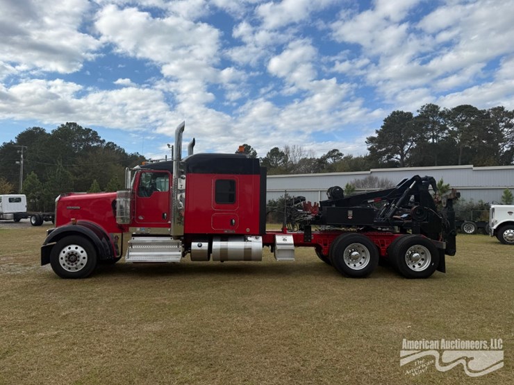 2013-kenworth-w900-image-2