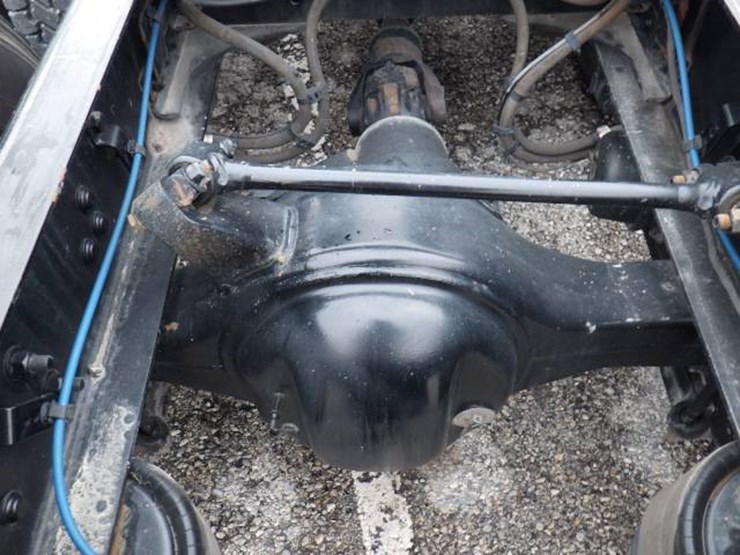 2018-freightliner-cascadia-126-image-11