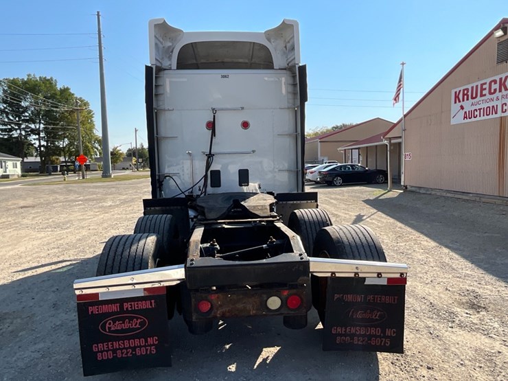 2014-peterbilt-579-image-12