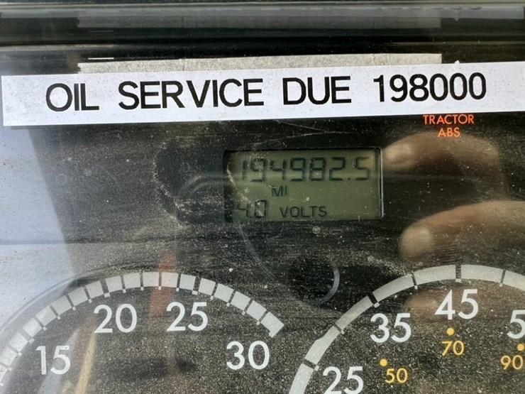 2003-freightliner-fl50-image-28