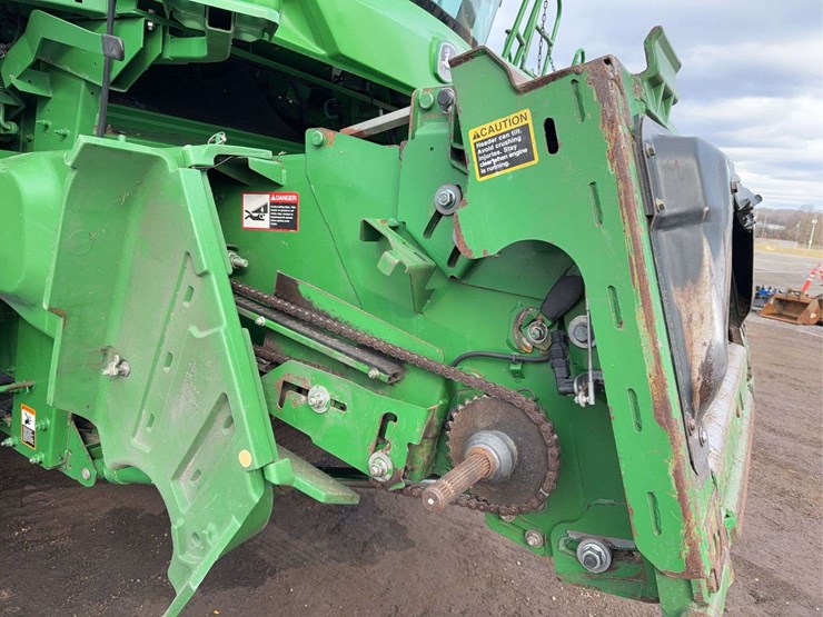 2013-john-deere-s670-image-76