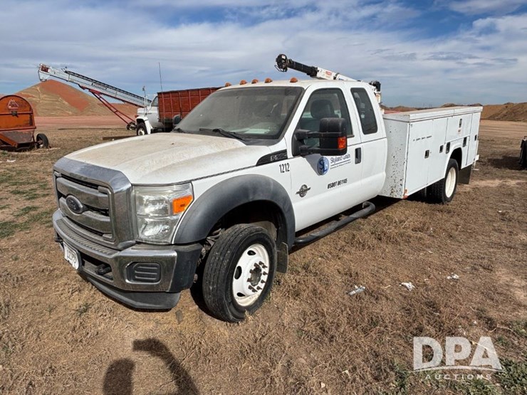 2011-ford-f550-image-1
