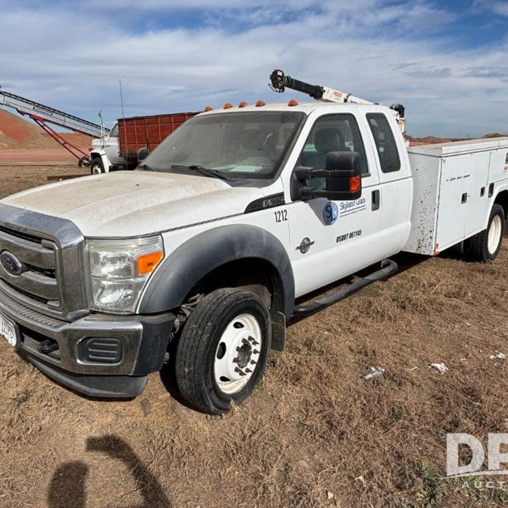 2011 FORD F550