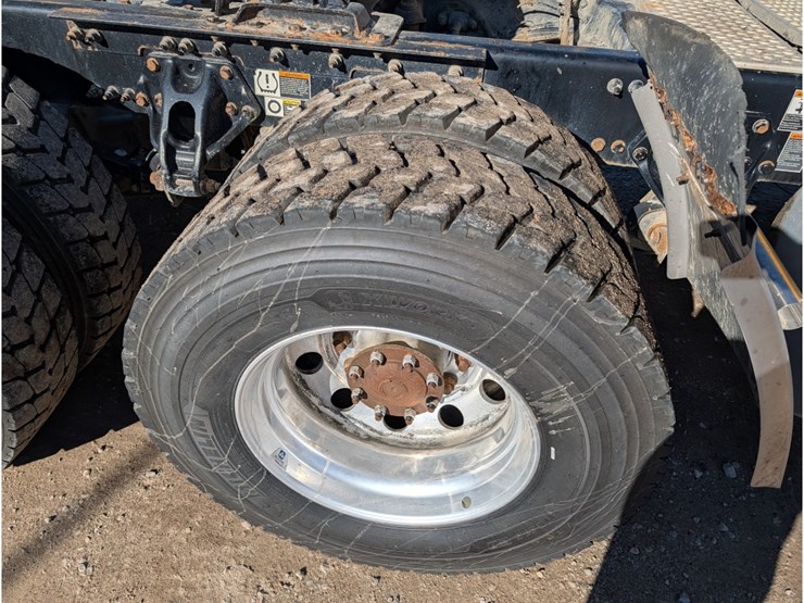 2020-kenworth-t880-image-6