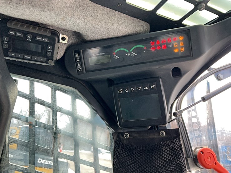 2020-deere-333g-image-5