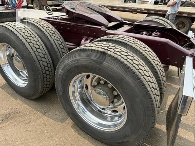 2002-peterbilt-379-image-7