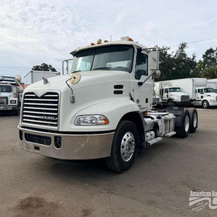 2015 Mack CXU613 Truck, VIN # 1M1AW02Y7FM051566