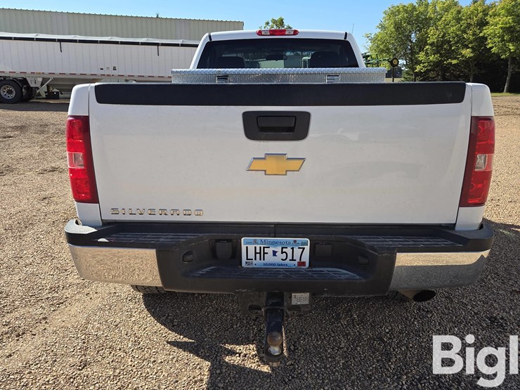 2011-chevrolet-silverado-2500-image-6