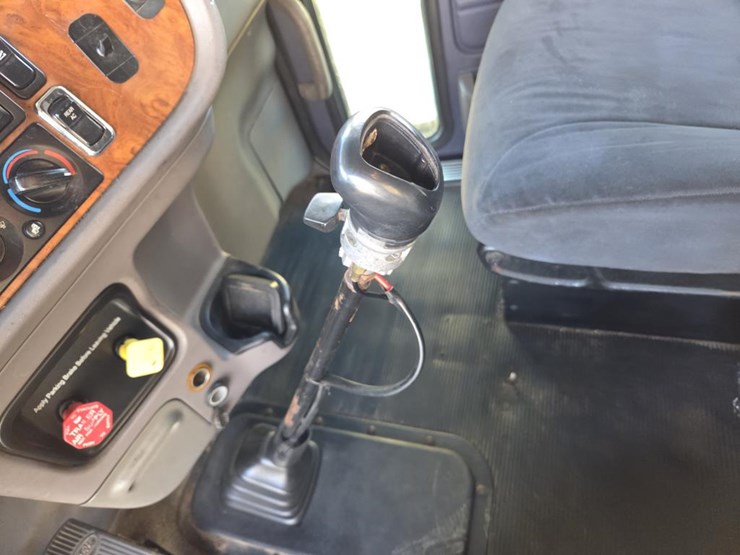 2007-peterbilt-386-image-74