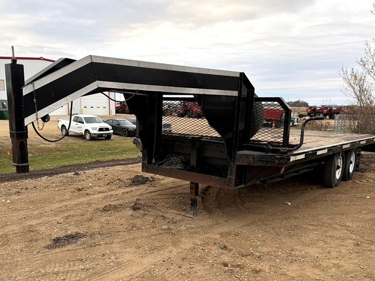 gooseneck-flatbed-trailer-image-1