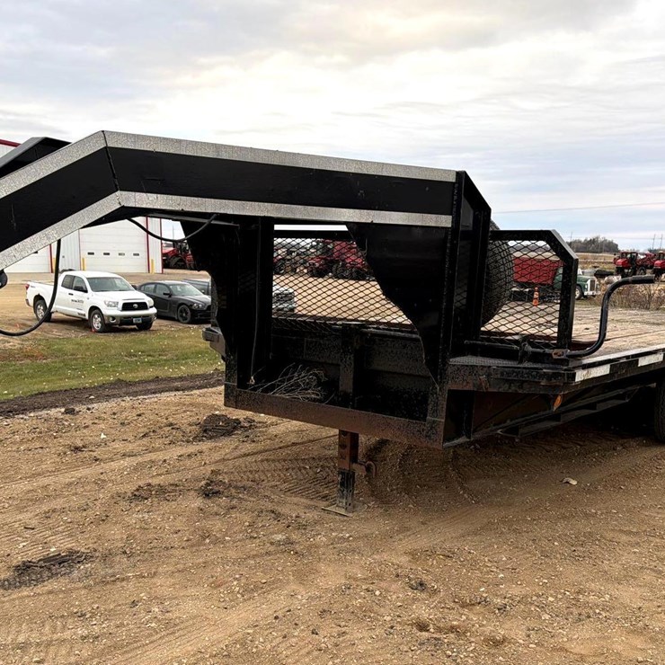 Gooseneck Flatbed Trailer