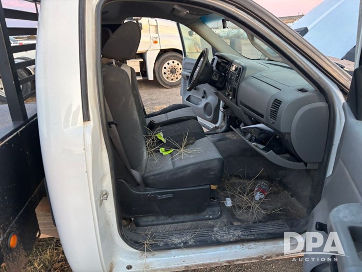 2009-chevrolet-3500hd-image-51