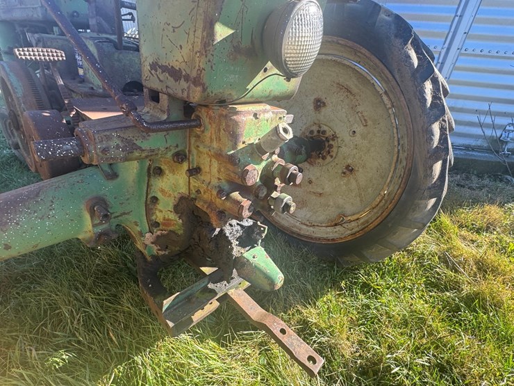 john-deere-b-image-15