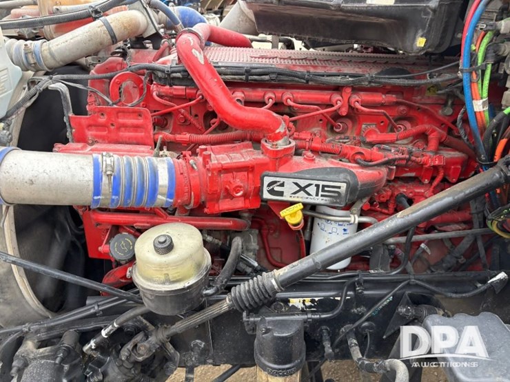 peterbilt-579-image-47