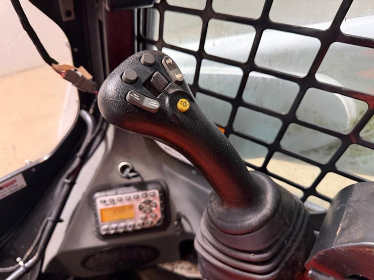 2021-bobcat-t770-image-29