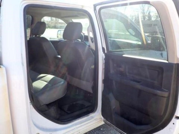 2016-dodge-1500-image-54